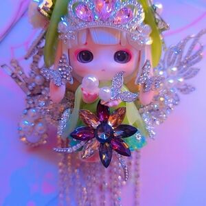 Colorful Crystal Figurine Phone Clip